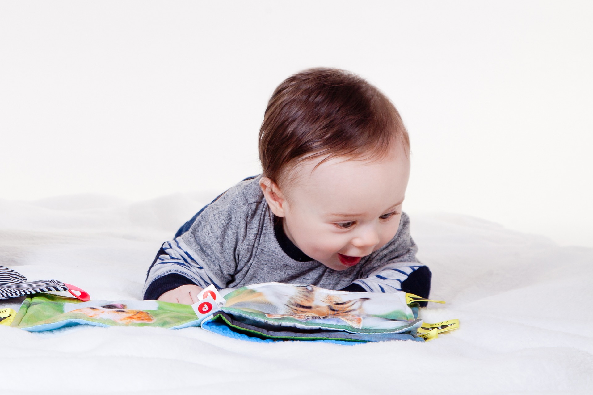 baby reading