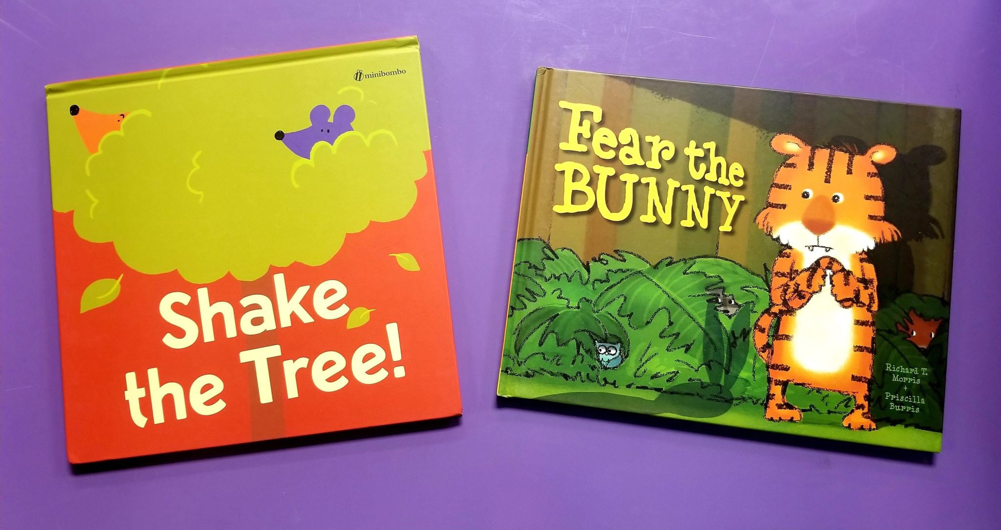 a minibombo book Shake the Tree!