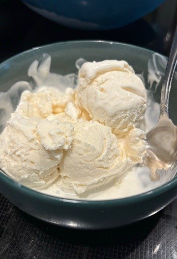 Fresh bowl of ice cream