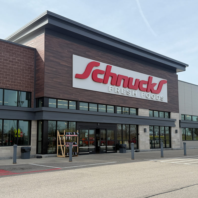 Front entrance of Schnucks grocery store